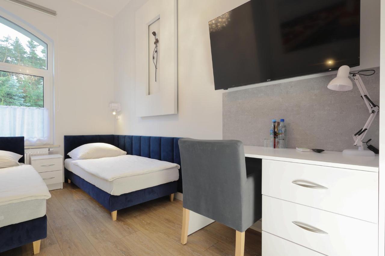 Dworek Rozany Hotel & Restauracja Namysłów Eksteriør bilde